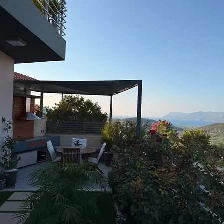 Villa Chryssi